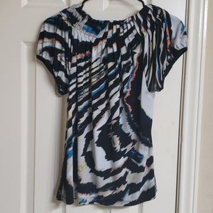 Tops - Cute patterned, short sleeves blouse Tops - Cute patterned, short sleeves blouse